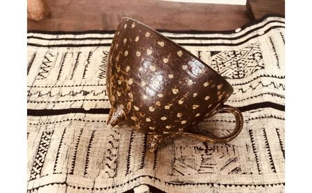 ＜南陶窯＞三つ足カフェオレボウル【ドット】 ☆ 読谷村 やちむん 陶器 焼き物 久場政一 沖縄 カップ 水玉 うちなーすぐりむん コップ 地場産品 手作り 人気商品 柄違い有 色違い有 ギフトに お祝いに オススメ 伝統工芸品