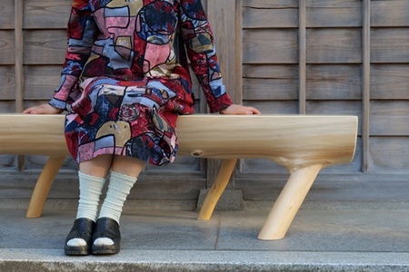 100年ヒノキのベンチ／枝をそのまま使用した磨き丸太ベンチ 一点物 ヒノキ 天然素材 リビングベンチ 長椅子 森庄銘木 MORITO 天然素材 奈良県 宇陀市 ふるさと納税