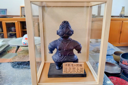 遮光器土偶の置物 (中) [0847]