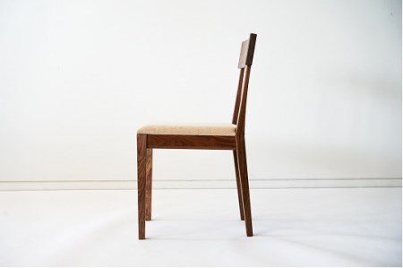 SORIDOME chair 樹種：ウォールナット カラー：ベージュ