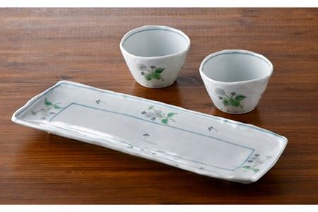 【波佐見焼】山紫陽花長角皿 プレート おしゃれな彫入りカップ 湯呑み 2個組 食器 皿 【藍水】 [GB30]  波佐見焼