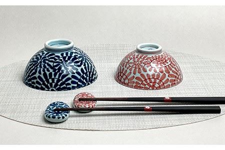 【波佐見焼】 タコ唐草 夫婦 茶碗・箸置き 縁起のいい柄シリーズ 青と赤 4個セット 食器 皿 【大新窯】 [DC82]  波佐見焼