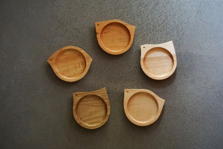 とりのカタチのプレート 1点 飛騨産 広葉樹 オイル仕上げ ウッドプレート 木のお皿 皿 木製 雑貨 コースター 小物入れ 天然木 インテリア おしゃれ かわいい シンプル カフェ 日本製 プレゼント kino workshop [Q899xpi]