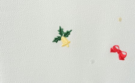 帯揚げ　白地　ちりめん　クリスマスの刺繍　帯上げ　着物に 織物 ファッション 和装 式 篠原縫製