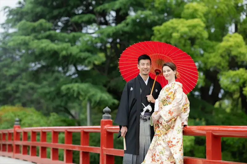 小田原城フォトウェディング（60分撮影・衣装・美容・写真データ付き）【小田原 出張撮影 60分 撮影データ 写真データ 写真 カメラマン 同行撮影 時間内撮影し放題　小田原城 結婚 結婚写真 神奈川県 小田原市 ウェディング ウェディング】