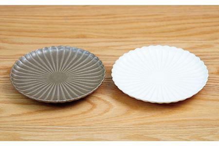 【波佐見焼】花しのぎ ペア 和皿 プレート (栗・白鼠) 食器 皿 【団陶器】 [PB83] 波佐見焼