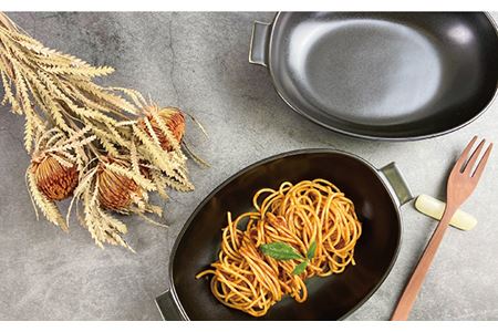 【波佐見焼】グラタン皿 大 黒マット 2枚セット カレー皿 パスタ皿 食器 皿 【和山】 [WB133]  波佐見焼