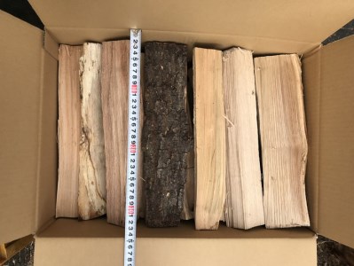 【未乾燥】広葉樹の薪32cm　約100kg（25kg×4箱） ※北海道・沖縄・離島への配送不可