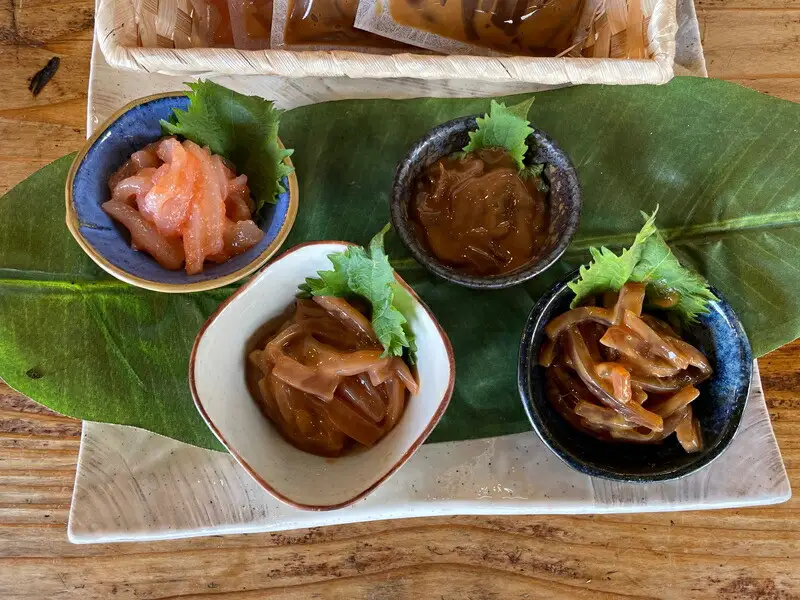 ・いかの塩辛4種 計8枚【 惣菜 王様の塩辛 焼きわた ゆず 極みわた めんたいこ 珍味 お取り寄せ 御中元 お中元 お歳暮 父の日 母の日 贈り物 日本酒 焼酎 塩辛 塩辛】【家庭用 自宅用 贈答品 贈答用 ギフト 神奈川県 小田原市 】