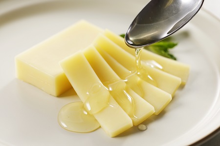 ＼＼北海道産 チーズ 高評価 ／／　　鶴居村 鶴居はちみつ+ナチュラルチーズ鶴居　3個セット（詰め合わせ 人気 チーズセット ナチュラルチーズ スライス セミハード ワインに合う おつまみ おやつ つまみ ギフト 国産 北海道産 人気 食べ比べ 酪農応援 無添加 乳製品 鶴居村 酪楽館 北海道 ふるさと納税 ふるなび  ）