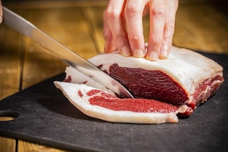 鶴居村  鹿肉 エゾシカ 背ロース肉ブロック　400g×1パック ( ベニソン エゾシカ  エゾシカ肉 背ローズ肉 シカ肉 エゾ鹿 無添加 人気 プレゼント 贈り物 お歳暮 高品質 冷凍 真空 未楽来工房 HACCP認証  お肉 肉 ジビエ ステーキ 北海道 ふるさと納税 ふるなび  ）