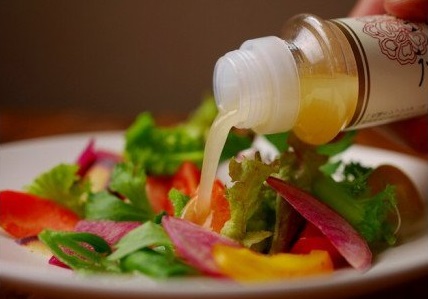 【サラダが食べたくなる】花様ドレッシング　24本入り　出汁 カツオ風味 塩味 酸味が少ない ブレンド 和風 ドレッシング 新感覚 人気 EVERGREEN AF-0016_001