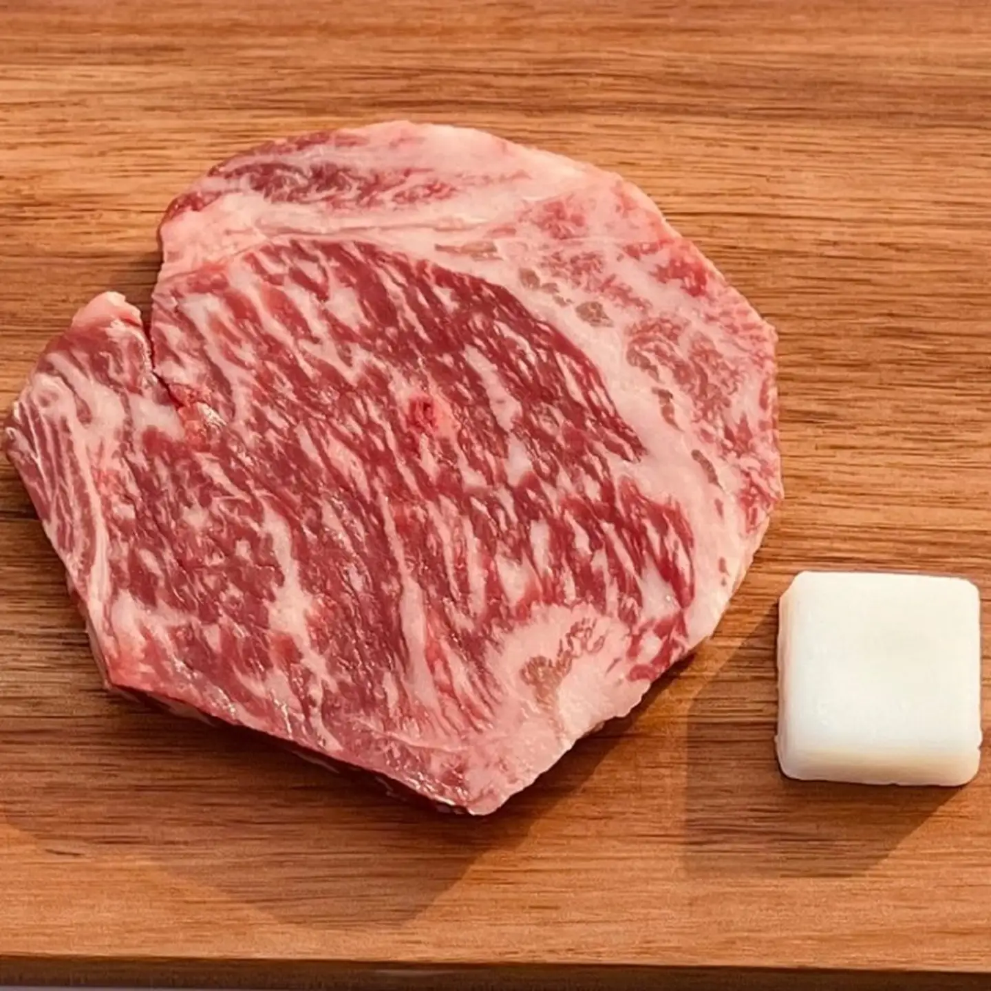 ソロキャンプに最適！佐賀産和牛ステーキ10P：B335-003