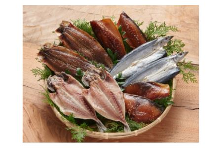 【 定期便 】 九鬼の 干物 詰合せセット 1便 ー 海の幸 「九鬼のひもの詰合せ」 ５品 / ２便 ー 海の幸 「九鬼のひものセット」 ５品 干物 いわし あじ みりん干し 干物 セット 各500g 計1kg 干物 三重 尾鷲 あじの干物 かますの干物 さんまの干物 さば 桜干 ブリの干物 ひものセット 旬のひもの　HS-16　