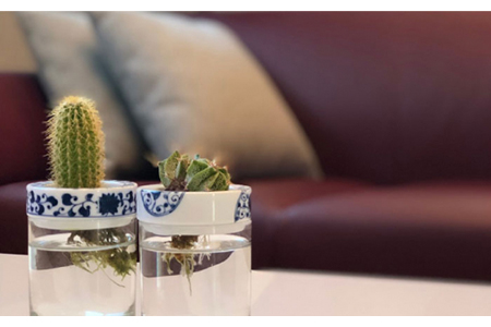 【美濃焼】SaiSui Blue（菊唐草）【大東亜窯業】【TOKI MINOYAKI返礼品】≪土岐市≫ 鉢 プランター インテリア かわいい おしゃれ 園芸 ガラス 陶磁器 磁器 コンパクト 水耕栽培 観葉植物 ブルー 青 ネイビー 藍色 染付 唐草 送料無料 [MAG007]