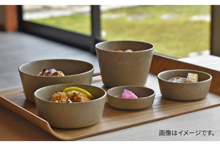 【美濃焼】kasane 鉢セット グリーン【金正陶器】【TOKI MINOYAKI返礼品】食器 プレート 小鉢 取り皿 薬味皿 副菜鉢 煮物鉢 サラダボウル スタッキング 収納 カフェ風 シンプル おしゃれ [MAK007]