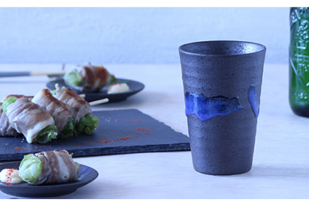 【美濃焼】Duluxy ビアカップ ペアセット【周山窯】食器 酒器 コップ ビールグラス 日本酒 焼酎 冷酒 晩酌 家飲み 宅飲み 黒 青 ペア セット 夫婦 カップル ギフト プレゼント 贈り物 レンジ対応 食洗機対応 送料無料 [MAY004]