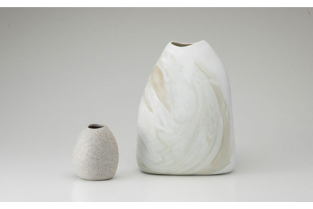【美濃焼】likestone フラワーベースセット（ドット）【芳泉窯】【TOKI MINOYAKI返礼品】インテリア 雑貨 花瓶 花器 一輪挿し 大理石調 陶器 土物 白 ホワイト シンプル おしゃれ 送料無料 [MBQ004]