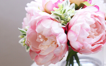 水換え不要!!ピオニー（芍薬）の花瓶に入った花束：pink
