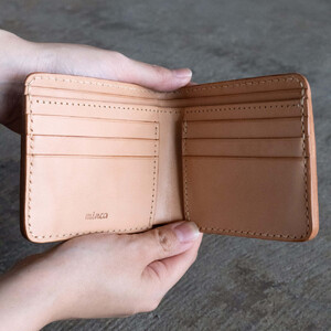 栃木レザー使用｜やわらか本革二つ折り財布｜Half wallet 02｜キャメル｜minca（全7色）