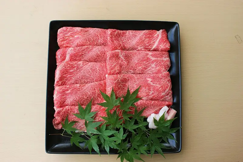 博多和牛 上スライス すき焼き用(300ｇ×2) | 納税 福岡 福岡県 福岡市 肉 お肉 すきやき すき焼き肉 すきやき肉 牛肉 博多 お礼の品 特産品 お取り寄せ グルメ ご当地 和牛 牛 国産牛肉 おいしい肉 九州 取り寄せ 食べ物 食品 返礼品