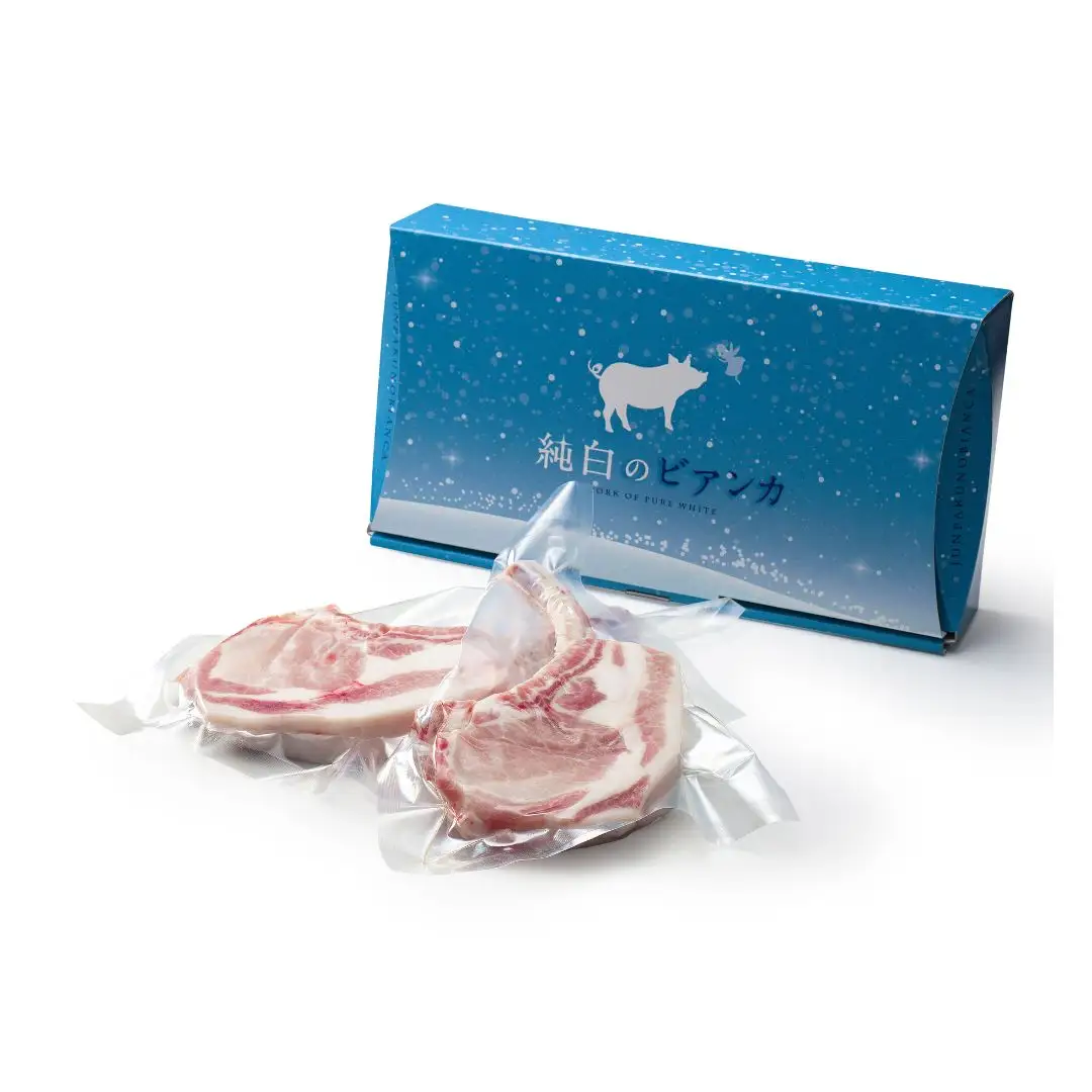 純白のビアンカトマホーク「骨付き豚ロース」2本 豚肉 ぶた ぶた肉 肉 お肉 国産 冷凍 箱入り のし 贈答 ギフト プレゼント お中元 お歳暮 父の日 母の日 敬老の日 焼肉 BBQ 新鮮 新潟県 阿賀野市 1D03012