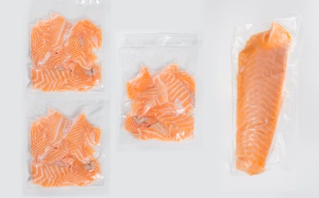 アトランティックサーモンセット（ブロック300g 切り落とし150g×3パック 計750g） 小分け 鮭 国際規格SQF2000 さけ シャケ しゃけ sake カルパッチョ ソテー レアステーキ 贈答 生食用 刺身 お刺身 刺し身 魚介類 海鮮 冷凍 厚切り 薄切り OB-22
