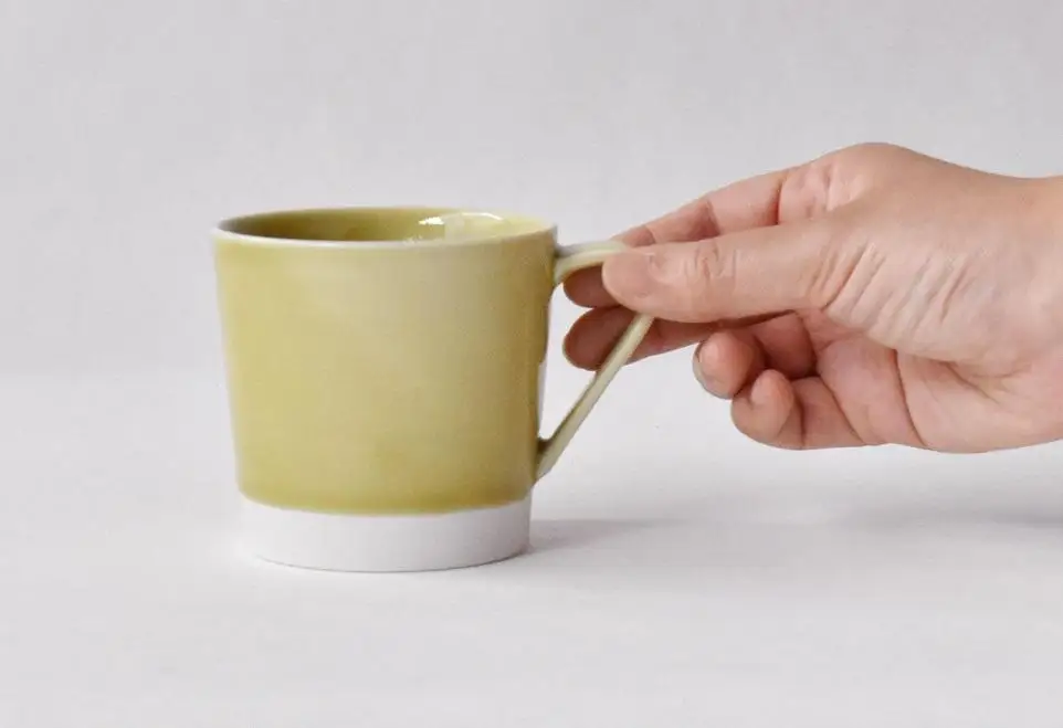 【AB562】【波佐見焼】es mug　黄磁釉 【西海陶器】1　19576