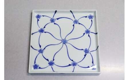 有田焼 正角切立皿 角18cm 染付梅小紋 【大慶】 皿 正方形 食器 磁器 A12-160