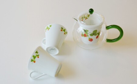 有田焼 おしゃれポット & 手付ミニカップ 2個【東洋セラミックスオリジナル】食器 ティーセット ティーポット カップ マグカップ いちご かわいい A22-1