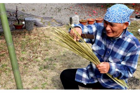 竹工芸職人がつくる「華やかな」竹バッグ（青濃淡色・波網代編み）｜ 手仕事 受注生産