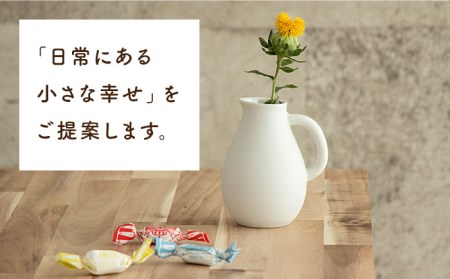 【美濃焼】piccola(ピッコラ) 一輪挿し pitcher(ピッチャー) ホワイト 【金新製陶所】インテリア 雑貨 花瓶 一輪挿し お花 コンパクト ホワイト 白 写真映え かわいい シンプル おしゃれ ギフト プレゼント 贈り物 送料無料 [MDG005]