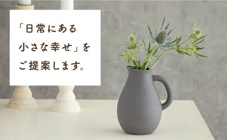 【美濃焼】piccola(ピッコラ) 一輪挿し pitcher(ピッチャー) グレー 【金新製陶所】インテリア 雑貨 花瓶 一輪挿し お花 コンパクト グレー 灰 写真映え かわいい シンプル おしゃれ ギフト プレゼント 贈り物 送料無料 [MDG006]