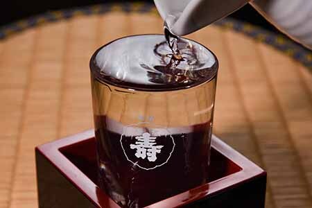 純米大吟醸 虎乃子 1,800ml ×1本 《山形県産酒造好適米「雪女神」使用》　042-E-CK020