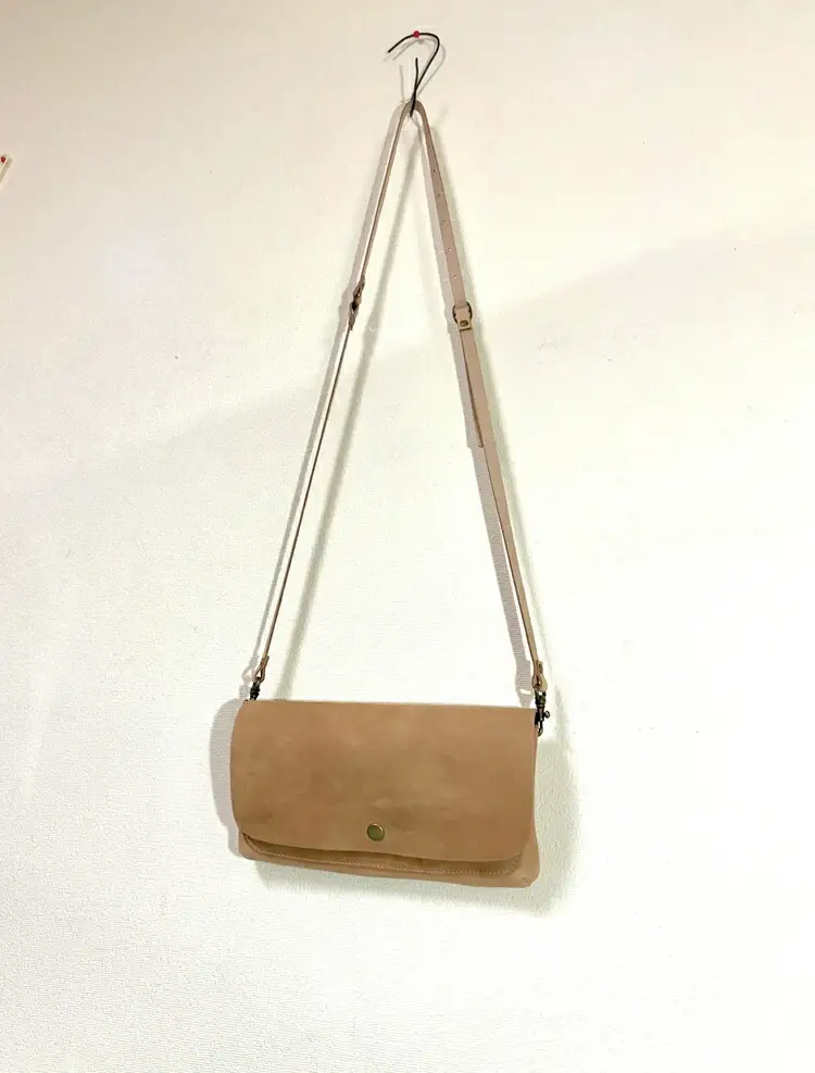 【本革】スマホも入るお財布ポシェット（大）［キャメル］