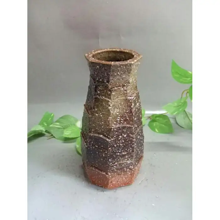 【信楽焼】荒土手づくり面取花入れ　花入　花器　花瓶（nha-001）