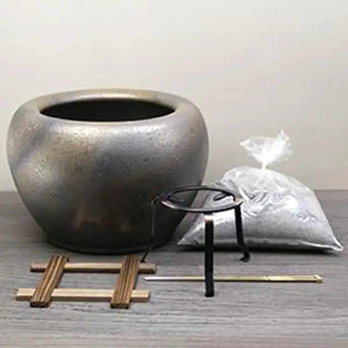 信楽焼 10号砂釉金彩火鉢セット（火箸・五徳・井ゲタ・灰1kg付き）