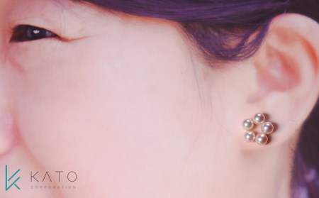 華やかな ベビーパールピアス