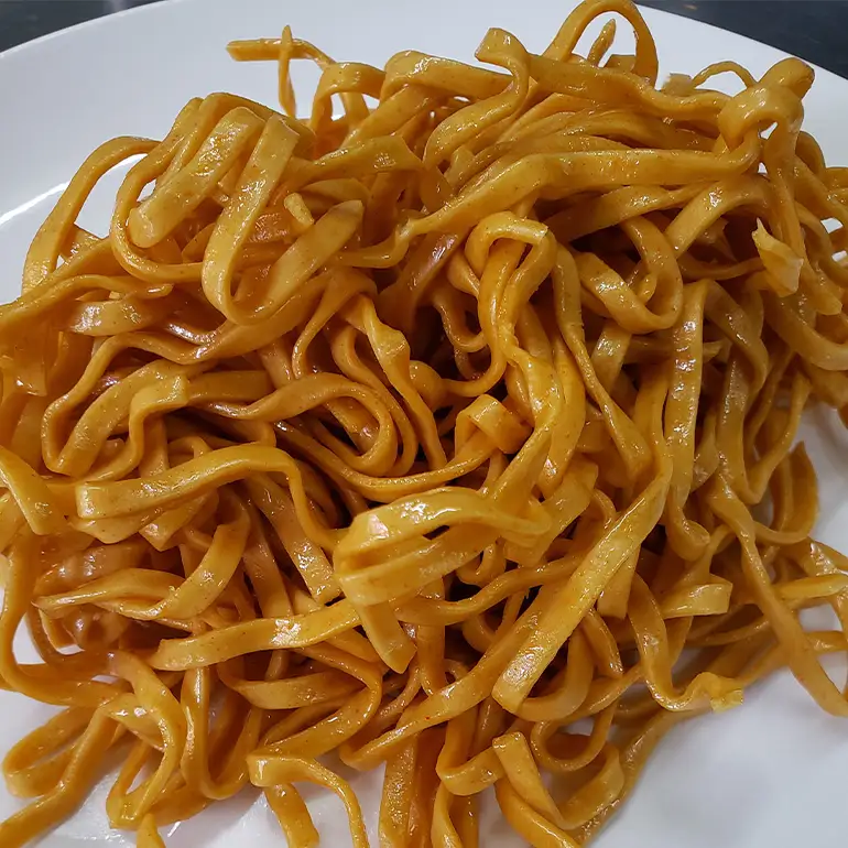 【美らキャロット麺使用】こだわり麺のてびちそば 3食 セット 沖縄そば てびちそば 沖縄 グルメ 3人前 お土産 沖縄土産 沖縄名物 てびち 豚足 人参 生麺 オリジナル おきなわそば 沖縄そばだし だし 出汁 真空包装 小分け スープ付き 具付き