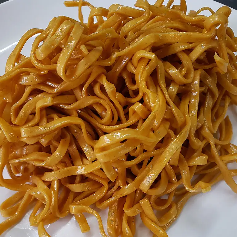 【美らキャロット麺使用】こだわり麺のソーキそば 5食 セット 沖縄そば ソーキそば 沖縄 グルメ 5人前 お土産 沖縄土産 沖縄名物 ソーキ スペアリブ 人参 生麺 オリジナル おきなわそば 沖縄そばだし だし 出汁 真空包装 小分け スープ付き 具付き