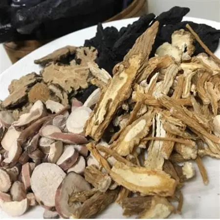 烏骨鶏四物湯(うこっけいしもつとう)スープ 冷凍パック【配送不可地域：離島】【1494246】