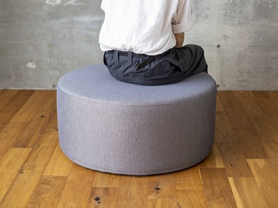 【選べるカラー】ROUND STOOL （ラウンドスツール）直径81cm 色々な使い方で楽しめる 1人掛け用 スツール_スツール 1人掛け用 丸型 直径81cm 選べる 張り材 カラー セレニティ サフィロス ROUND STOOL81 ClassI 積層ウレタンフォーム 国産 オリジナル ブランド ソファ オットマン サイドテーブル 腰掛 鞄置き フッ素コーティング 家具 リビング 送料無料 〔Qd015〕