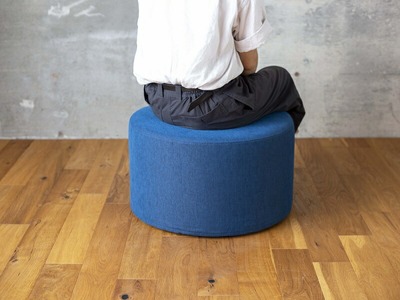 【選べるカラー】ROUND STOOL （ラウンドスツール）直径61cm  色々な使い方で楽しめる  1人掛け用 スツール_ROUND 61 Class I 国産 ソファ オリジナル 1人掛け サイドテーブル 鞄置き ブランド スツール 丸 腰掛 フッ素コーティング おしゃれ 椅子 家具 リビング 株式会社 ヌースプロジェクツ 福岡県 久留米市 送料無料 〔Qd016〕