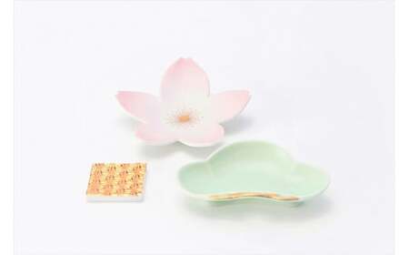 有田焼 HAPPYSET 6点【丸兄商社】食器 器 うつわ 陶磁器 食器セット セット 皿 小皿 小付 小鉢 ぐい呑み 箸置 梅 松 鶴 麻の葉 縁起物 華やか お祝い お正月 ハレの日 A50-301
