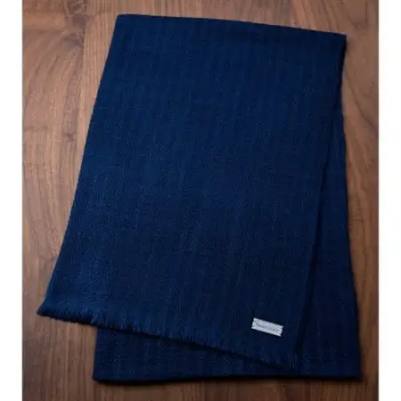 【手織りマフラー】ネイビー 手紡ぎシルク真綿 kuskafabric 丹後の絹織物【高島屋選定品】_装飾品・工芸品 マフラー・手袋 服飾小物 _【1341682】