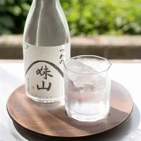 特産のとろりとしてねばりけのある里芋でつくった里芋焼酎【ミニ(300ml)×3本セット】【1341131】