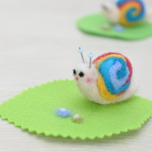 梅雨の楽しみ [カタツムリ] 手作り羊毛キット・親子で作れる動画付き【0461】
