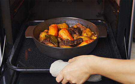 有田焼 ARITAJIKI potdish (M) Black【ヤマト陶磁器】食器 器 うつわ 調理器具 テーブルウェア ポットディッシュ 皿 グラタン皿 耐熱皿 直火対応 オーブン対応 おしゃれ モダン ブラック A23-4