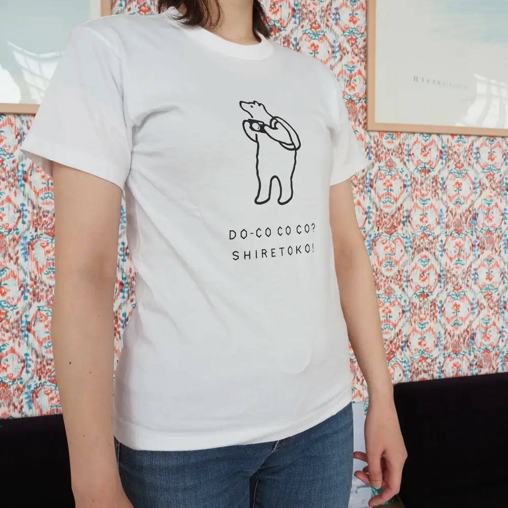 「知床トコさん」×久米繊維　コットンTシャツ　カメラ柄　Lサイズ_装飾品・工芸品 女性・レディース 洋服   装飾品・工芸品 男性・メンズ 洋服 