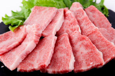 秋田産黒毛和牛「秋田錦牛」特上カルビ 約1.8kg（900g×2パック）＋自家製焼肉のたれ4本セット【男鹿市 福島肉店】
